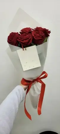 Букет из 5 красных роз
